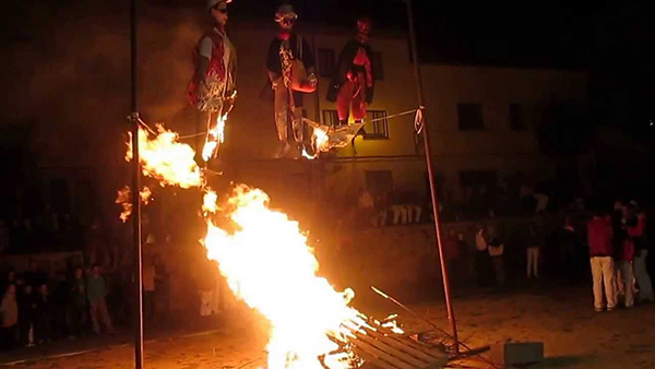Ágreda quema los "diablillos" en la antesala de sus fiestas patronales