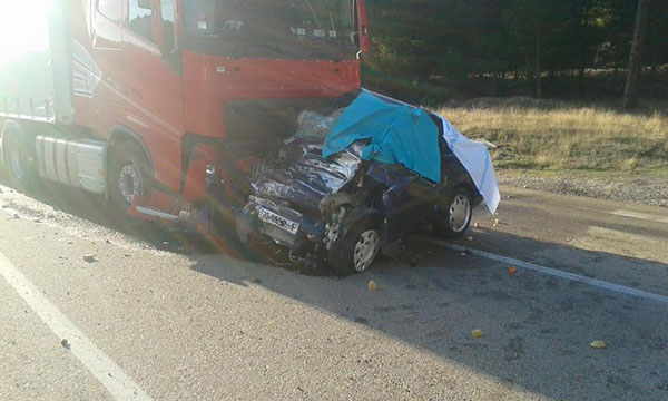 Fallecen tres personas en un accidente de tráfico entre Navaleno y San Leonardo de Yagüe