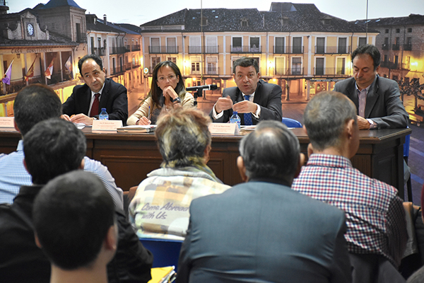 La Junta informa a los alcaldes sobre las unidades básicas de ordenación del territorio