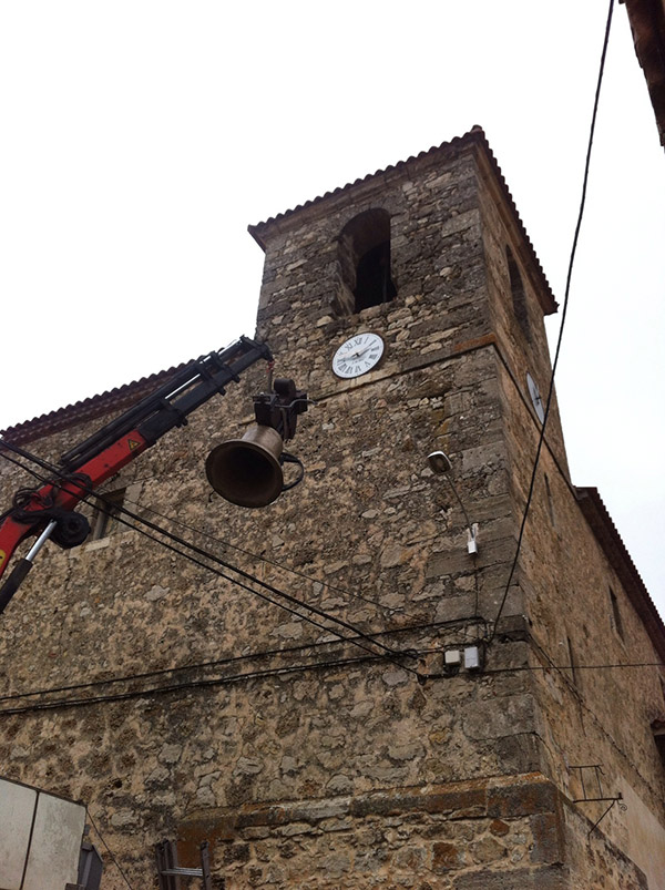 Layna restaura las campanas de su iglesia parroquial