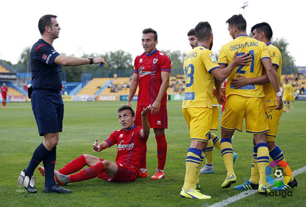 El Numancia cumple con su particular tradición en Albacete (0-2)