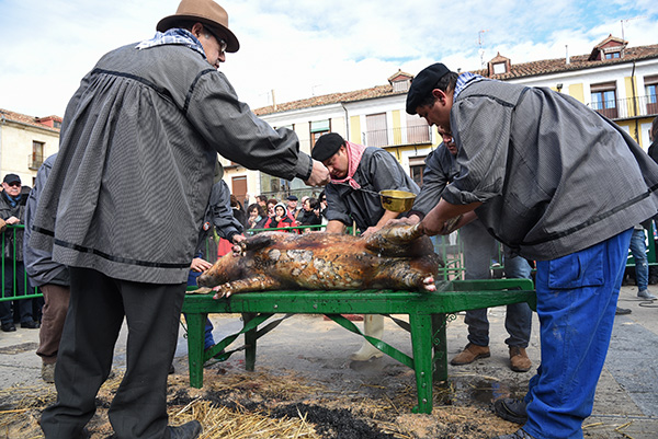 El Virrey Palafox rinde culto al cerdo en sus XLII Jornadas de la matanza