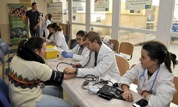 El 14 por ciento de los titulados en Enfermería trabajan en el extranjero