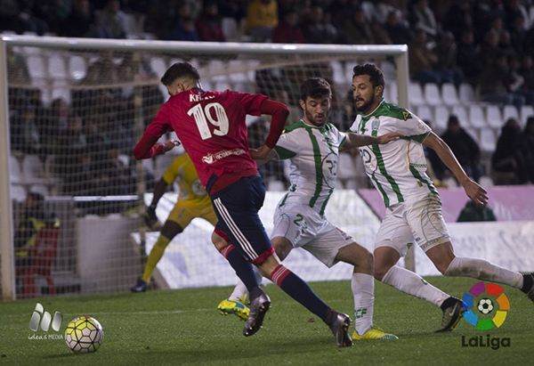 El Córdoba cambia el dibujo táctico para puntuar en Los Pajaritos