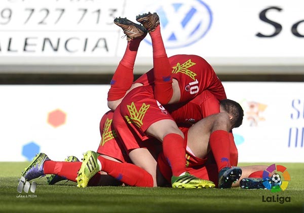 El Numancia se agarra a la Liga Adelante con su victoria frente al Almería (2-0)