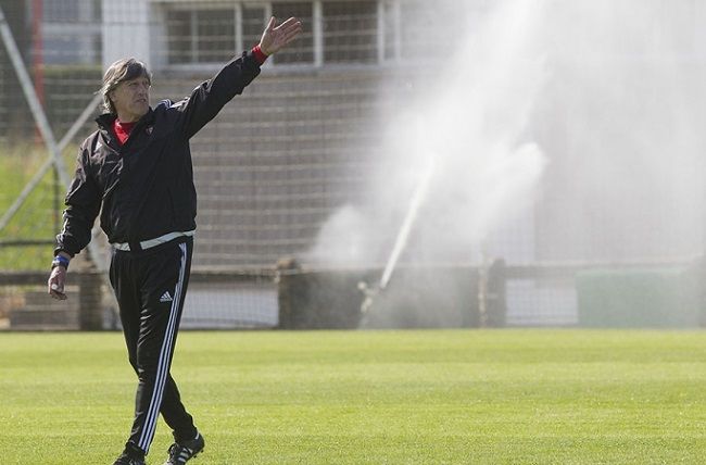 El entrenador del Osasuna dice que no pueden fallar ante el Numancia