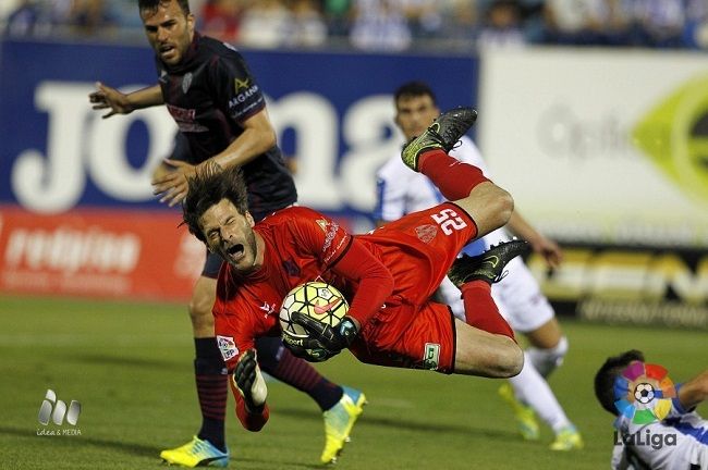 Cinco equipos para tres plazas de descenso en la Liga Adelante