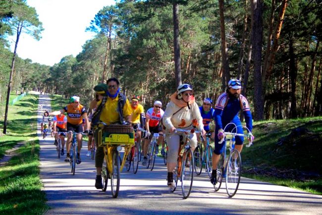 Abejar homenajea al ciclismo clásico con la apertura de un museo