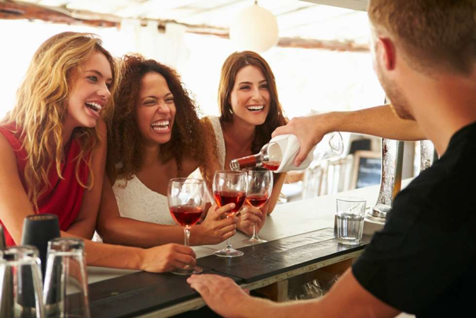 Jornada para analizar las barreras que frenan el consumo responsable de vino entre los jóvenes
