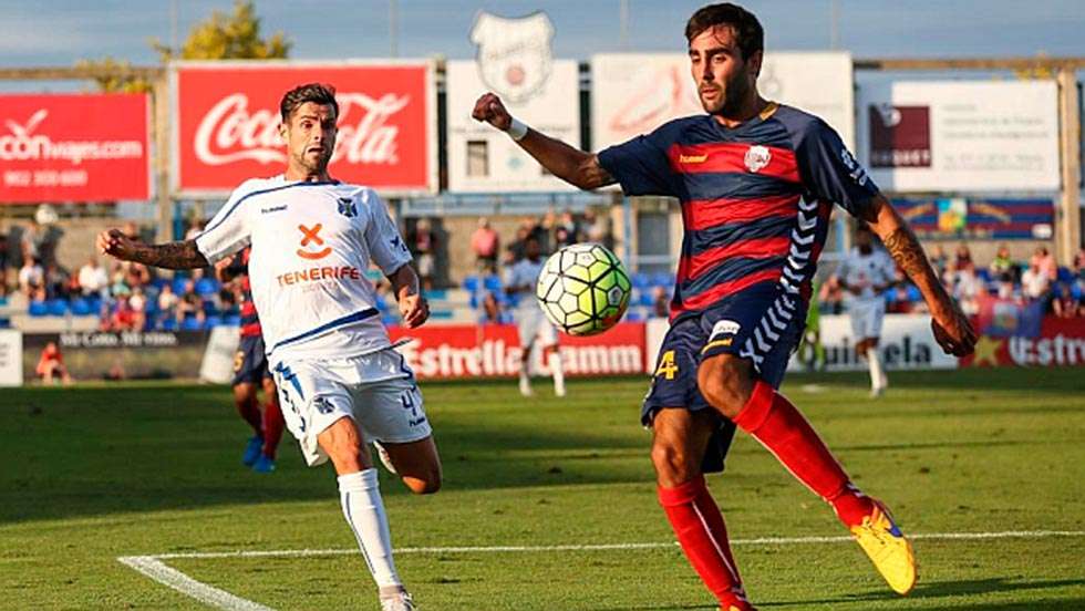 El centrocampista Escassi, tercer fichaje del Numancia