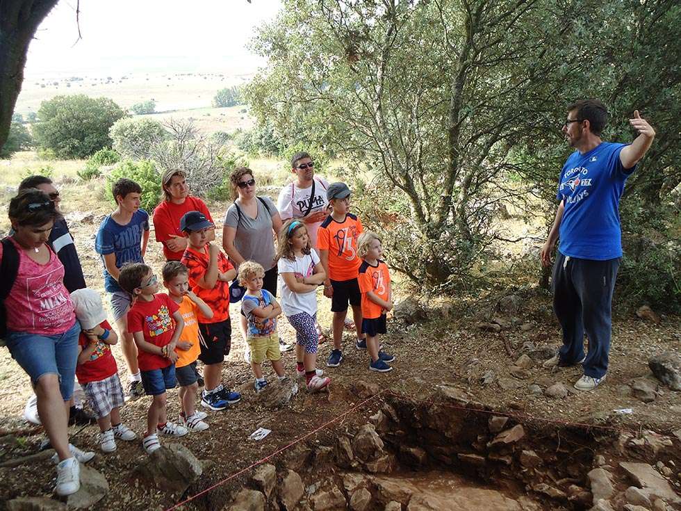 Renieblas organiza su primer taller arqueológico para niños