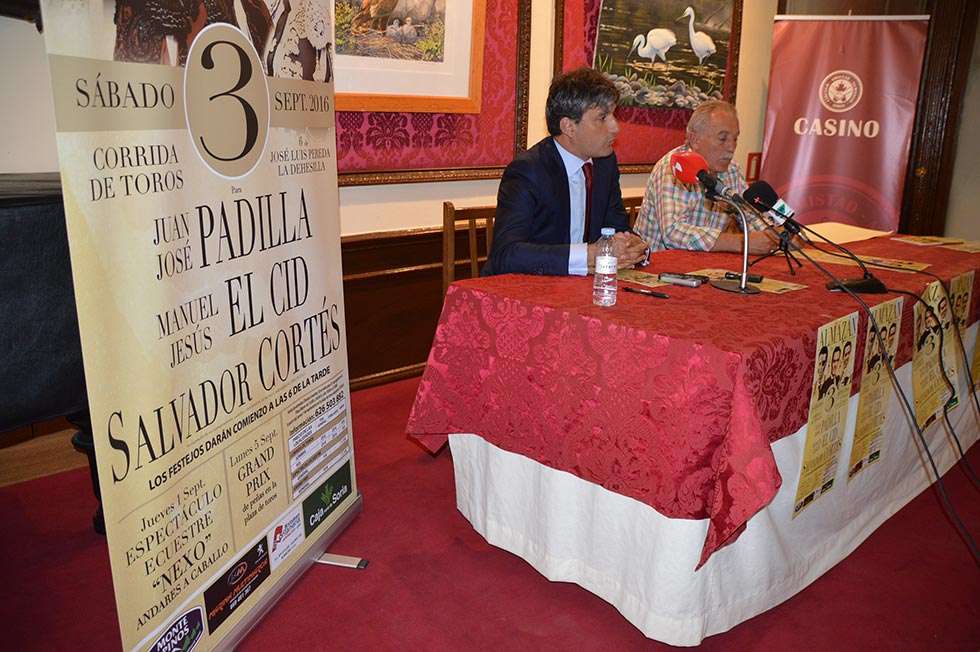 Padilla, "El Cid" y Salvador Cortés, cartel para la corrida de toros de Almazán