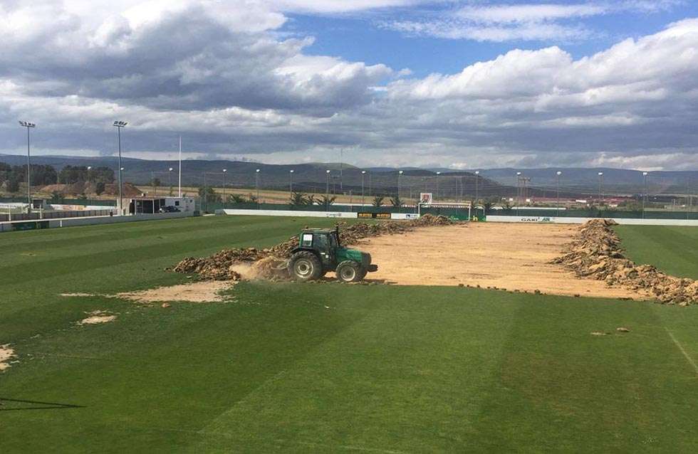 El Numancia estrena un nuevo campo de césped artificial