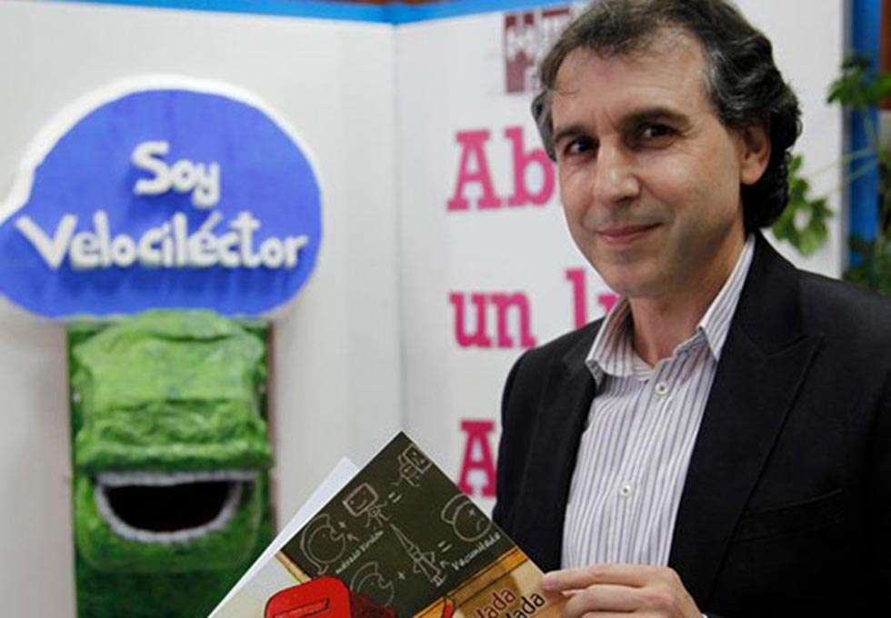 De Benito presenta en Expoesía su libro "En algún lugar de tu mirada"