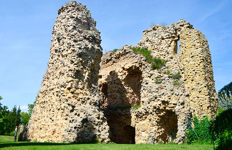 Soria Oculta continúa con una intervención arqueológica en el parque del Castillo