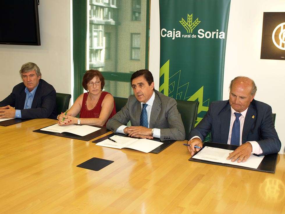 Caja Rural de Soria contribuye al mantenimiento de los grupos de acción local