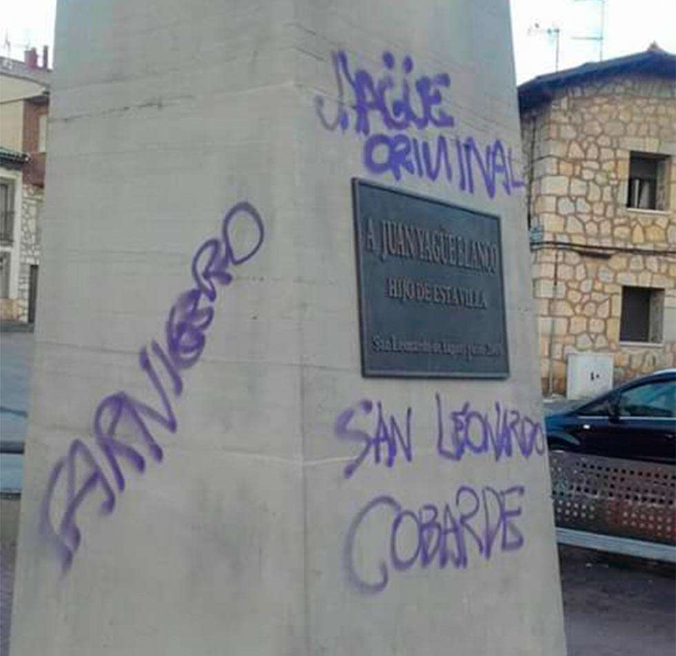 Pintadas ofensivas en el monumento a Yagüe