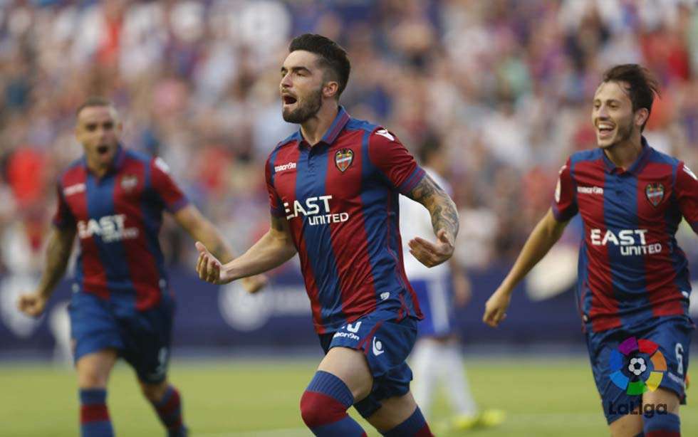 El Levante se queda sólo en el liderato de la Liga 1/2/3