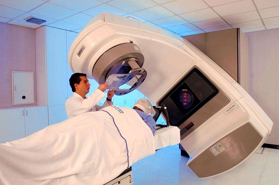 De las diez capitales españolas sin equipos de radioterapia, cuatro son de Castilla y León