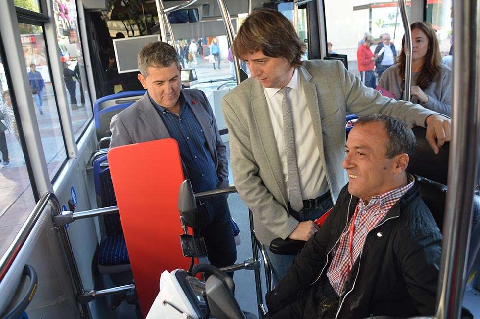 La nueva flota de autobuses comienza a funcionar