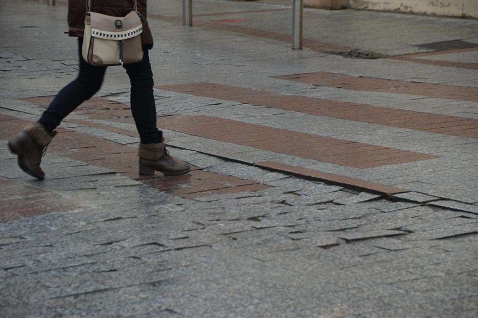 El adoquinado del entorno de San Juan de Rabanera continúa hundiéndose