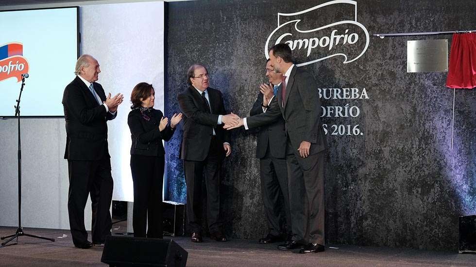 El Rey Felipe VI conoce la nueva fábrica de Campofrío en Burgos