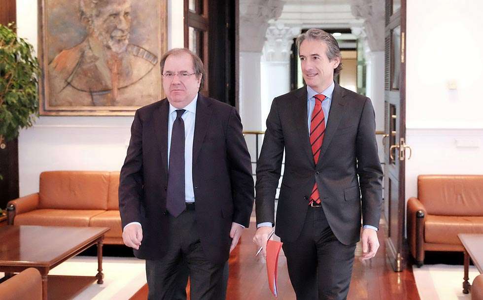 Herrera repasa las infraestructuras pendientes con el ministro de Fomento