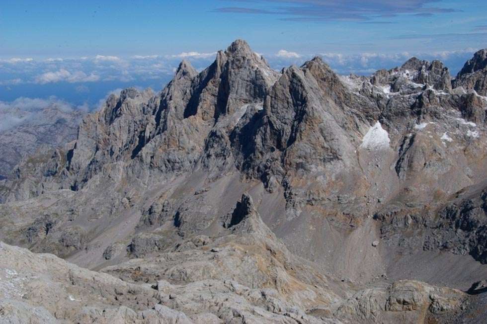 Torrecerredo, el pico más alto de Castilla y León