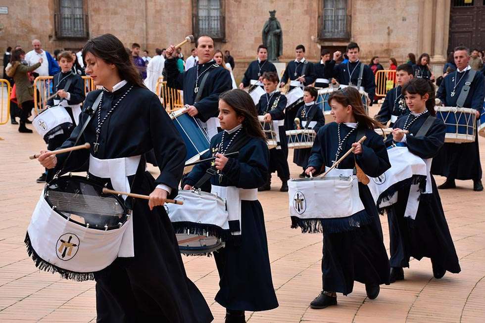 Catorce cofradías anuncian la Semana Santa en Almazán 