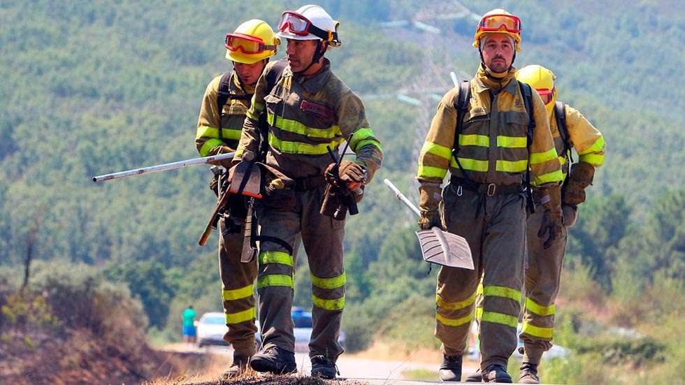 CSI-F reclama aumentar los meses de los bomberos forestales