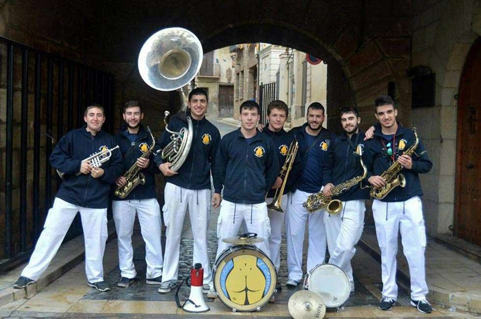 La tercera concentración de charangas reúne a trece agrupaciones musicales en El Burgo