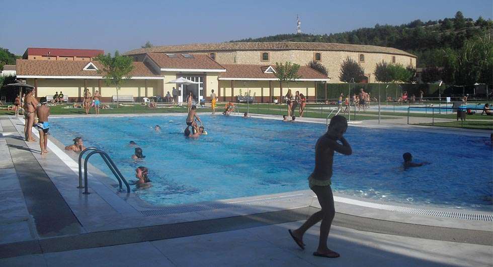 Tres meses de piscina de verano en El Burgo
