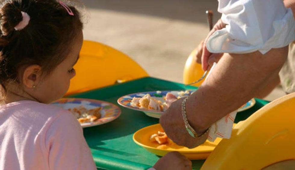 Setenta y cinco menores se benefician en verano de las ayudas para alimentación