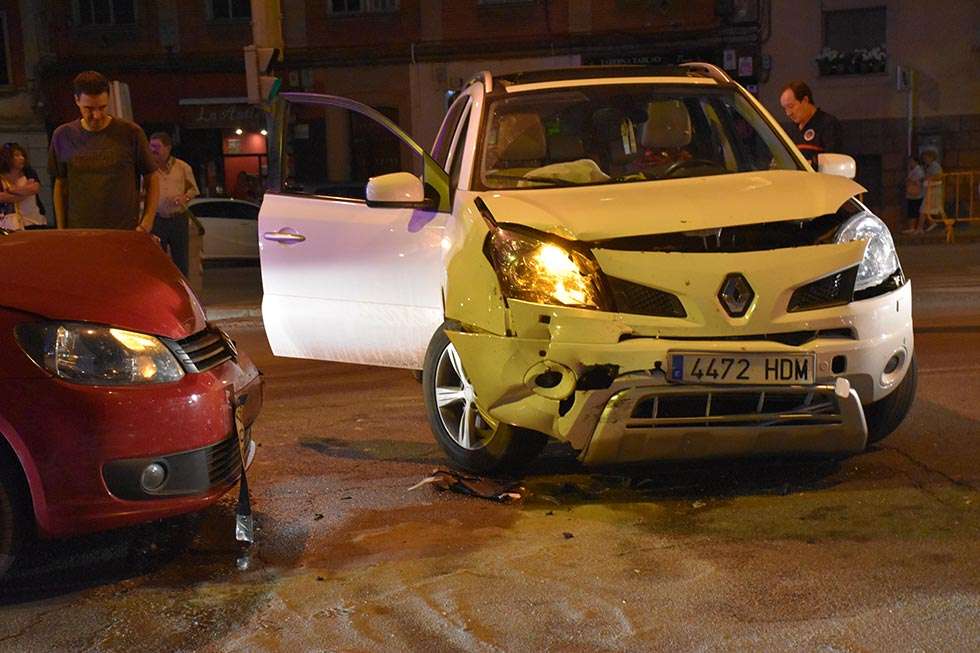 Aparatoso accidente en el cruce de la calle Tejera y Campo