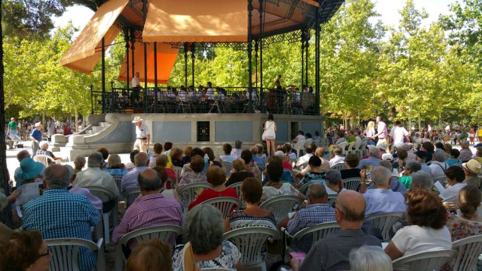 Dos mil personas escuchan a la Banda Municipal de Música en Madrid