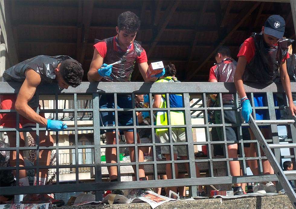 Los scout realizan mejoras en Covaleda y Duruelo en su estancia en el campamento