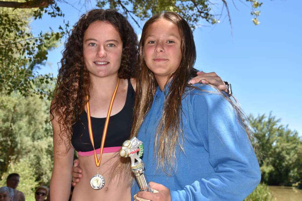 Gemma Sierra gana el descenso a nado del Duero, en San Esteban de Gormaz