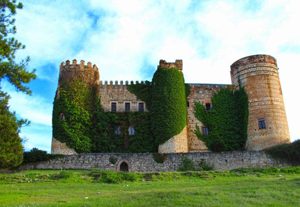 El castillo de Castilnovo, el inmueble más caro a la venta en Castilla y León