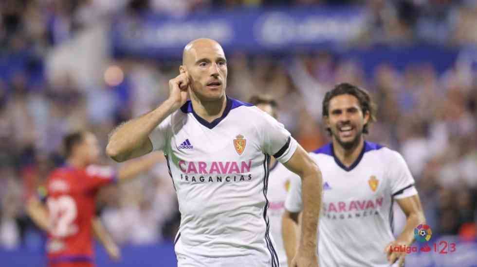 El Zaragoza golea al Numancia (3-0) con Toquero como protagonista El Zaragoza golea al Numancia (3-0) con Toquero como protagonista