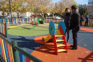 La infancia ya puede disfrutar de dos nuevos parques infantiles