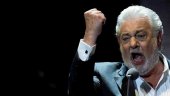 Pantalla gigante para seguir el concierto de Plácido Domingo