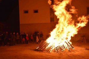 Golmayo cumple con su tradición de la luminaria a Santa Bárbara Golmayo cumple con su tradición de la luminaria a Santa Bárbara