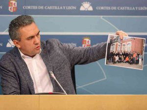 La Mesa de las Cortes da “un revolcón a la transparencia de la Junta” La Mesa de las Cortes da “un revolcón a la transparencia de la Junta”