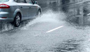 Consejos para evitar el aquaplaning en las carreteras Consejos para evitar el aquaplaning en las carreteras