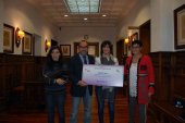 La Diputación entrega a ASPACE la recaudación del mercadillo solidario