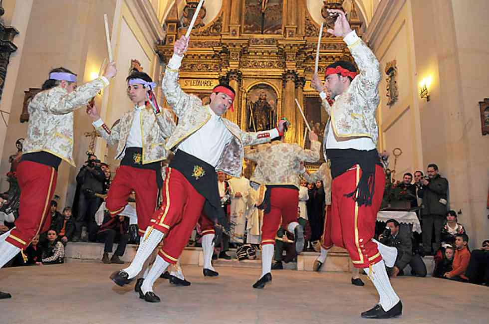 San Leonardo se cita con sus danzas celtibéricas del paloteo San Leonardo se cita con sus danzas celtibéricas del paloteo