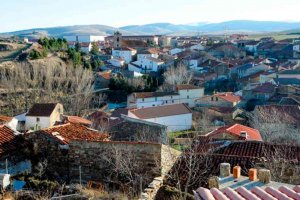 Los camiones cisterna de la Diputación reparten 3.120 metros cúbicos de agua a 33 localidades