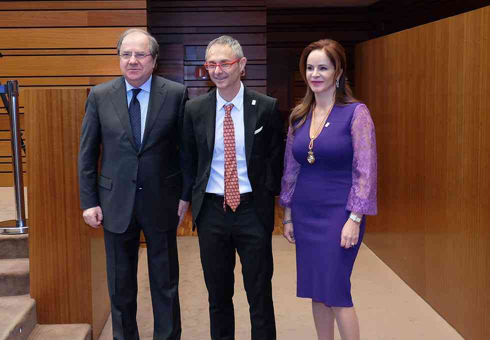 Herrera asegura que el Estatuto es la base para seguir construyendo al Comunidad Herrera asegura que el Estatuto es la base para seguir construyendo al Comunidad