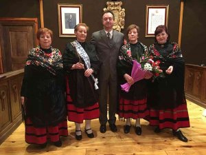 Las mujeres de El Burgo celebran la fiesta de Santa Águeda