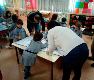 El arte integra a usuarios de Asovica Fadess y alumnos de Escolapios